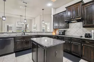 1117 Daventry Dr, Glenn Heights, TX 75154 - Photo 9