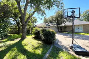 10006 Pensive Dr, Dallas, TX 75229 - Photo 25