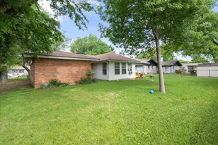 1715 Bradford Dr, Arlington, TX 76010 - Photo 33