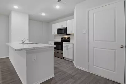 816 Bluffview Drive, Cleburne, TX 76031 - Photo 11