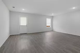 816 Bluffview Dr, Cleburne, TX 76031 - Photo 13