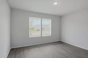 816 Bluffview Dr, Cleburne, TX 76031 - Photo 17