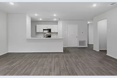 816 Bluffview Drive, Cleburne, TX 76031 - Photo 5