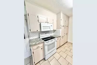 1105 Springdale Road, Bedford, TX 76021 - Photo 7