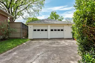 10838 Caprock Cir, Dallas, TX 75218 - Photo 31