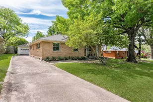 10838 Caprock Cir, Dallas, TX 75218 - Photo 3