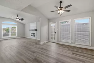 8105 Spruce Valley Dr, Fort Worth, TX 76137 - Photo 9
