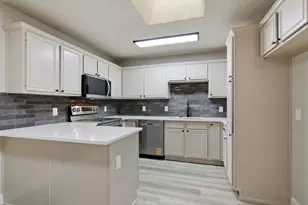 8105 Spruce Valley Dr, Fort Worth, TX 76137 - Photo 13