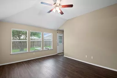 5589 Hunters Bend Lane, Dallas, TX 75249 - Photo 13