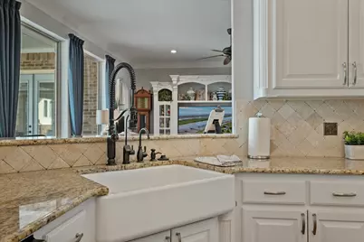 1904 W Emerald Bend Court, Granbury, TX 76049 - Photo 9