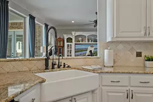 1904 W Emerald Bend Ct, Granbury, TX 76049 - Photo 9