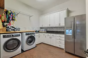 1904 W Emerald Bend Ct, Granbury, TX 76049 - Photo 13