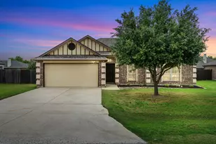 106 Poinsetta Dr, Palmer, TX 75152 - Photo 1