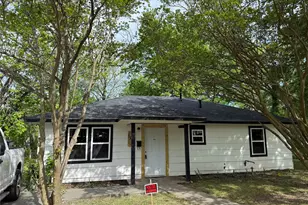 1114 Blackburn St, Commerce, TX 75428 - Photo 1