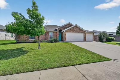 548 Marybeth Drive, Burleson, TX 76028 - Photo 3