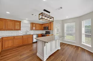 548 Marybeth Dr, Burleson, TX 76028 - Photo 11