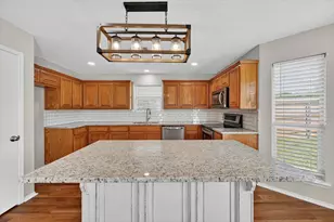 548 Marybeth Dr, Burleson, TX 76028 - Photo 13