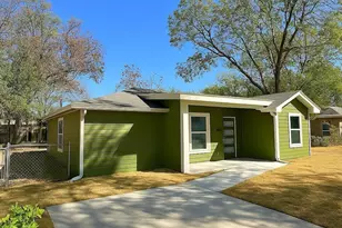 413 Arrowhead Trace, Grand Prairie, TX 75051 - Photo 1