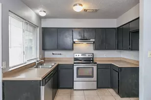2017 Paisley Dr, Arlington, TX 76015 - Photo 9