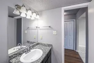 2017 Paisley Dr, Arlington, TX 76015 - Photo 11