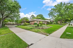 3910 Larkin Ln, Garland, TX 75043 - Photo 3