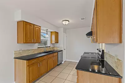 1605 Morningside Drive, Cleburne, TX 76033 - Photo 5