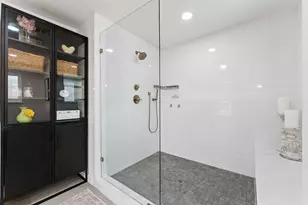 6735 Kingsbury Dr, Dallas, TX 75231 - Photo 19