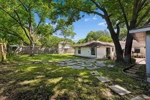 6735 Kingsbury Dr, Dallas, TX 75231 - Photo 31