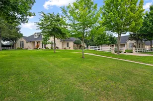 2202 Somerset, Midlothian, TX 76065 - Photo 1