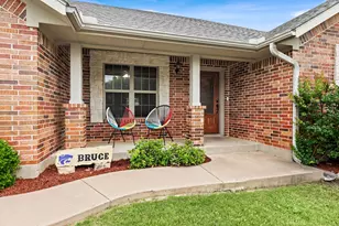 1028 N Elm St, Muenster, TX 76252 - Photo 3