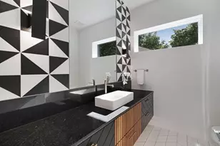 9753 Mixon Dr, Dallas, TX 75220 - Photo 13