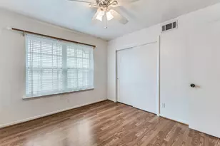 9210 Larchwood Dr, Dallas, TX 75238 - Photo 15