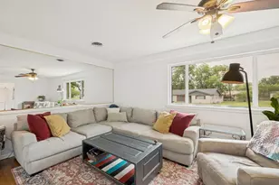 905 Hurstview Dr, Hurst, TX 76053 - Photo 7