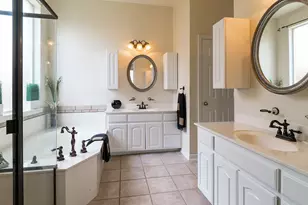 7712 Brookview Ct, Irving, TX 75063 - Photo 13