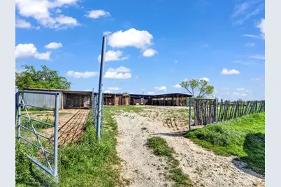 4507 County Road 2690, Alvord, TX 76225 - Photo 11