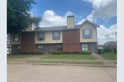 2826 Wimbledon Court #D, Garland, TX 75041 - Photo 3