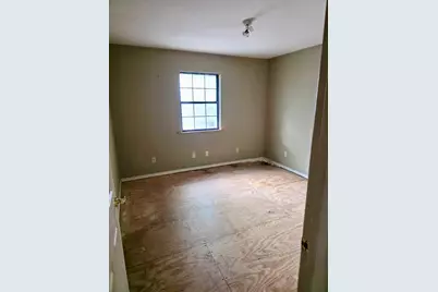 417 W Huffman Street, Krum, TX 76249 - Photo 17