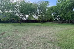 417 W Huffman St, Krum, TX 76249 - Photo 25