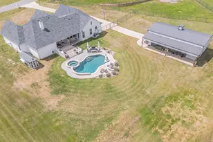 105 Hondo Cir, Millsap, TX 76066 - Photo 3