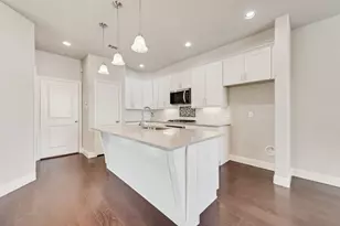 281 Scotia St, Lewisville, TX 75056 - Photo 3