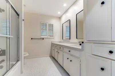 6034 Prestonshire Lane, Dallas, TX 75225 - Photo 21