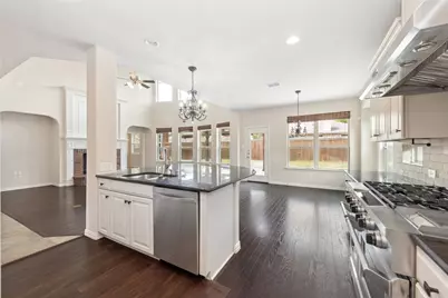 12571 Valley Spring Drive, Frisco, TX 75035 - Photo 9