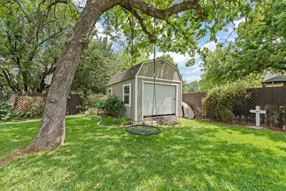 3211 Golden Oaks Circle, Granbury, TX 76049 - Photo 33