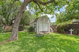 3211 Golden Oaks Cir, Granbury, TX 76049 - Photo 33