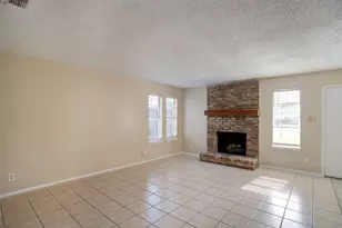 708 N Cooper St, Arlington, TX 76011 - Photo 3