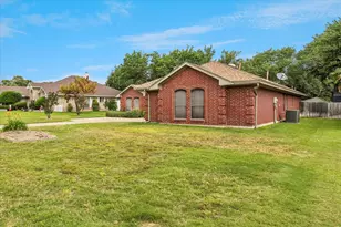 1263 Wendy Ct, Kennedale, TX 76060 - Photo 3