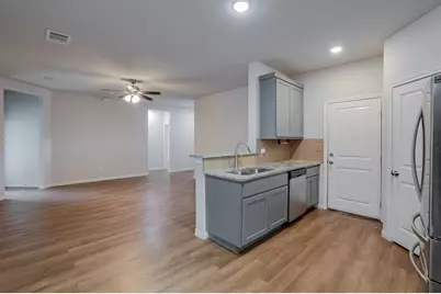 370 S Pecan Street, Milford, TX 76670 - Photo 17