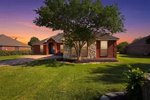 7229 Muirfield Dr, Cleburne, TX 76033 - Photo 1