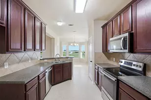 7229 Muirfield Dr, Cleburne, TX 76033 - Photo 5