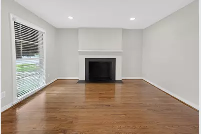 3021 Ryan Place Drive, Fort Worth, TX 76110 - Photo 5